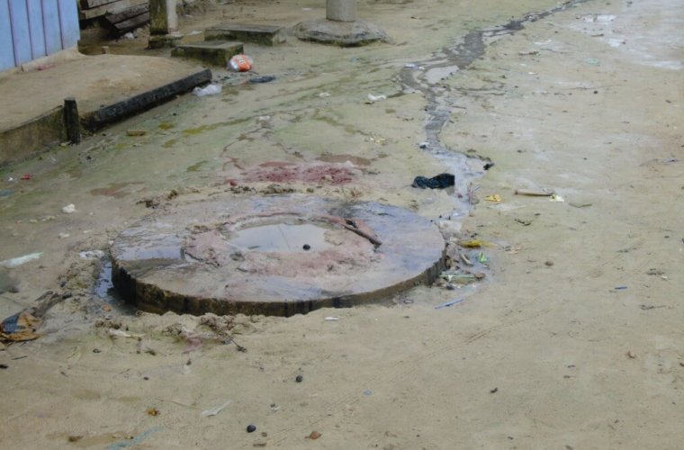 Colapsó sistema de alcantarillado de la comuna tres. Edil del sector denunció hurto de rejillas.