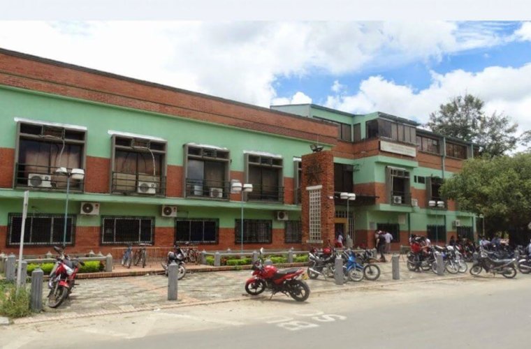 Plantón frente a las instalaciones del SENA, por traumatismos de la entidad desde el orden nacional con contratación, afectando seriamente el proceso de los aprendices.