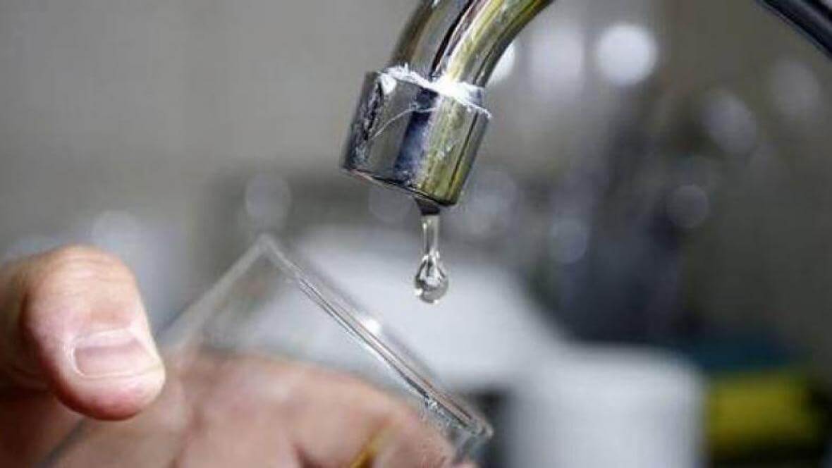 Inesperada suspensión del servicio de agua en la capital araucana. Aunque Emserpa dijo que era por espacio de tres horas, el corte se prolongo.