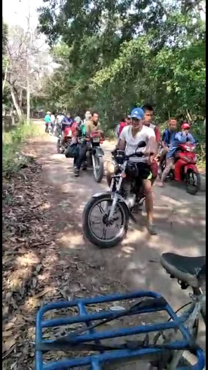 Comunidad de Monserrate cerró la vía de acceso para evitar el Covid-19 ante llegada masiva de venezolanos e irresponsables que no acatan las medidas.