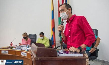 “Se cansó y perdió”: renunció Juan Quenza