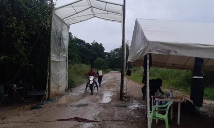 Campesinos de Santo Domingo se protegen con un punto de desinfección